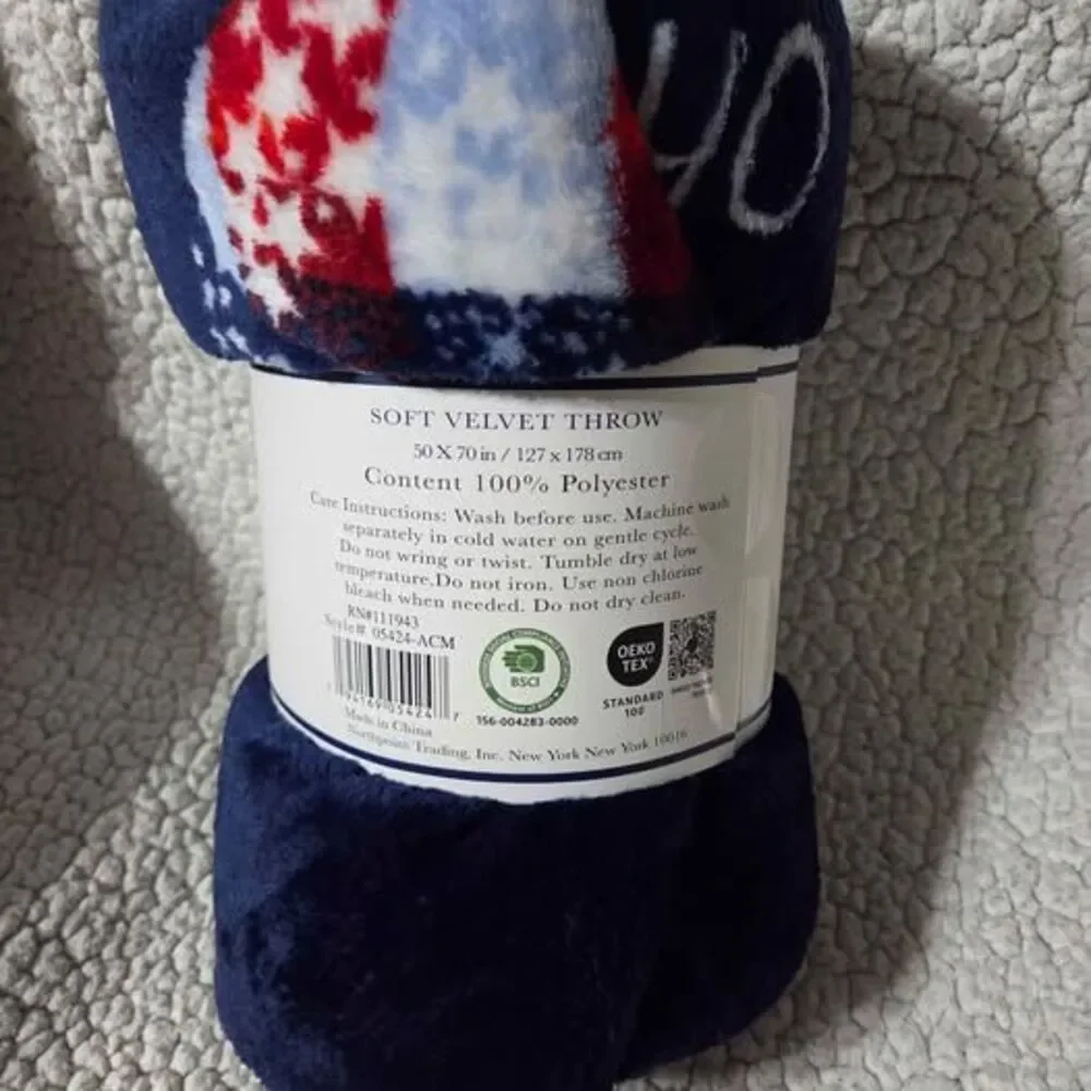 Red white and blue hearts soft velvet throw 50x70 inches new in package